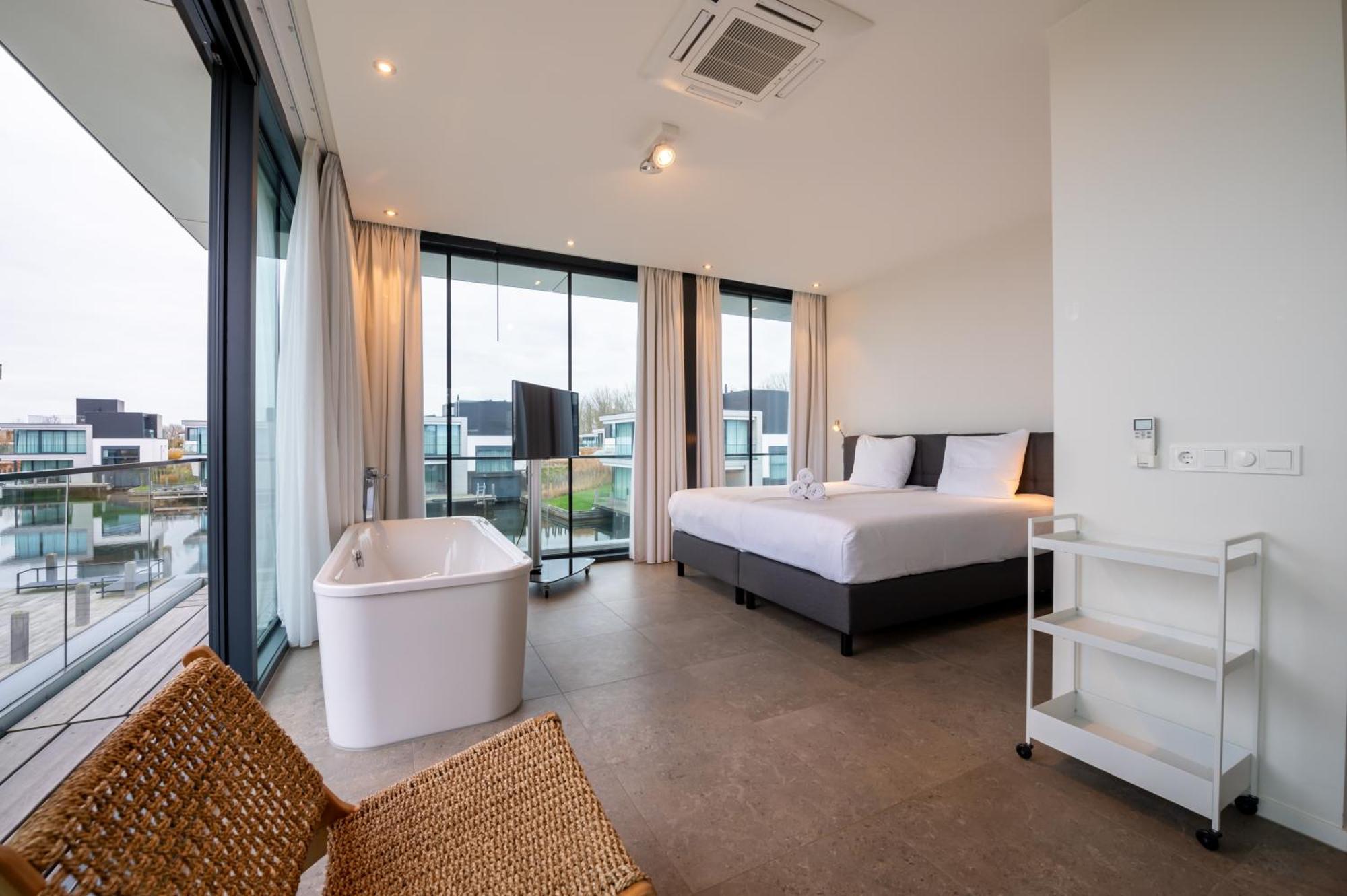 Dormio Harbour Village Resort Arnemuiden